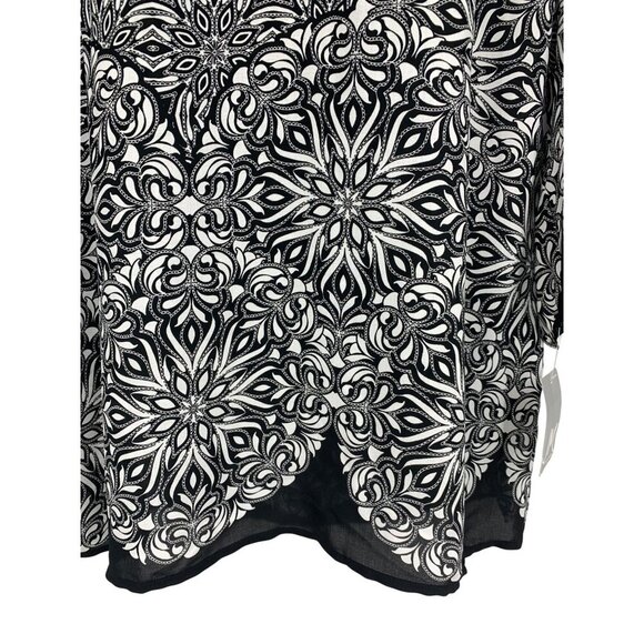 JM Collection Size Large Black White Geometric Stud V-Neck Tunic Top Blouse New - Picture 4 of 10